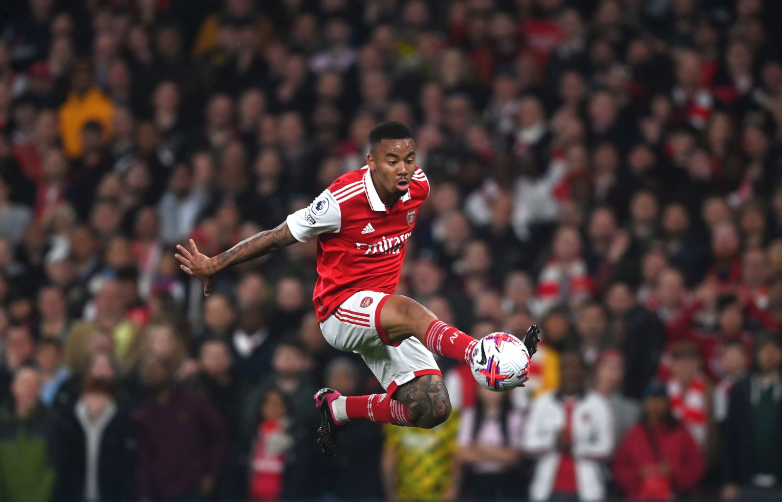 epa10584526 Arsenal's Gabriel Jesus in action during the English Premier League soccer match between Arsenal and Southampton at the Emirates Stadium in London, Britain, 21 April 2023.  EPA/NEIL HALL