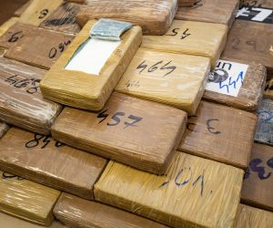 14.04.2021., Dubrovnik - U policijskoj postaji Vila Palma odrzana je konferencija za medije o rekordnoj zaplijeni kokaina u Luci Ploce. Zaplijenjeno je 574,8 kilograma kokaina koji je dopremljen u kontejneru banana. Photo: Grgo Jelavic/PIXSELL