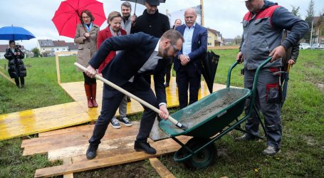 Tomašević položio kamen temeljac za novi vrtić. Komentirao i tužbe