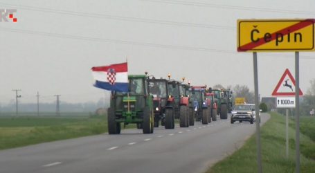 Poljoprivrednici iz Čepina prosvjedovali zbog raspodjele državne zemlje