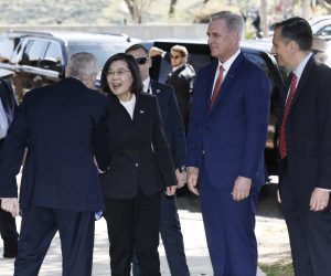 epa10560106 US Speaker of the House Kevin McCarthy (2R) greets President Tsai Ing-wen of Taiwan (2L) on arrival for a meeting at the Ronald Reagan Presidential Library in Simi Valley, California, USA, 05 April 2023. Tsai's visit was a stop on her way home from a visit to Latin America.  EPA/ETIENNE LAURENT