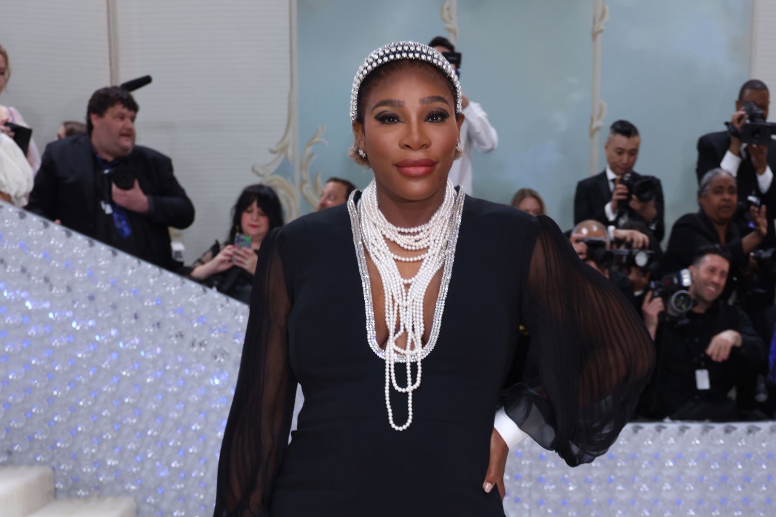 epa10603590 US tennis player Serena Williams arrives on the carpet for the 2023 Met Gala, the annual benefit for the Metropolitan Museum of Art's Costume Institute, in New York, New York, USA, 01 May 2023. The theme of this year's event is the Met Costume Institute's exhibition, 'Karl Lagerfeld: A Line of Beauty.'  EPA/JUSTIN LANE