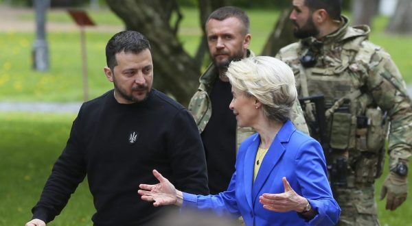 epa10617253 Ukraine's President Volodymyr Zelensky (L) and President of the European Commission Ursula von der Leyen (R) arrive for a joint meeting with the media near the St. Sophia Cathedral in Kyiv, Ukraine, 09 May 2023. Von der Leyen arrived in Kyiv to meet with top Ukrainian officials. President Zelensky announced that from now on May 09 will be annually celebrated as 'Europe Day' in Ukraine. Also on that day, some countries mark the 78th anniversary of Victory Day, the unconditional surrender of Nazi Germany on 08 May 1945, and the Allied Forces' victory, which marked the end of World War II in Europe.  EPA/STEPAN FRANKO