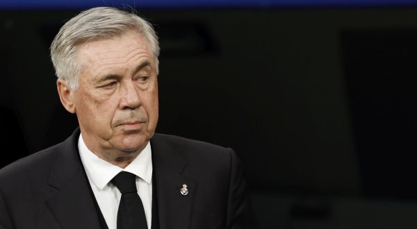 epa10617950 Real Madrid's head coach Carlo Ancelotti reacts during the UEFA Champions League semifinal first leg soccer match between Real Madrid and Manchester City at Santiago Bernabeu Stadium, in Madrid, Spain, 09 May 2023.  EPA/Juanjo Martin