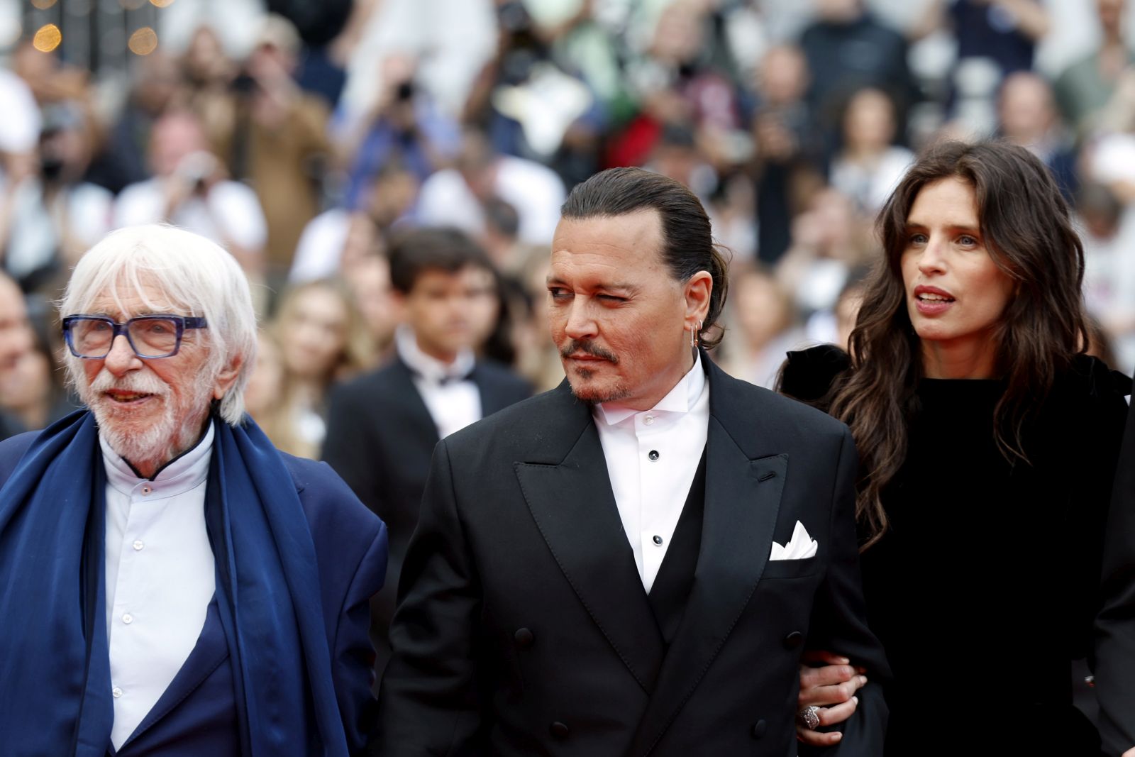epaselect epa10632272 (L-R) Pierre Richard, Johnny Depp and Maiwenn arrive for the Opening Ceremony of the 76th annual Cannes Film Festival, in Cannes, France, 16 May 2023. The festival runs from 16 to 27 May.  EPA/Guillaume Horcajuelo