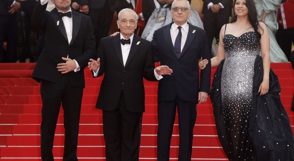 epa10641299 (L-R) Leonardo DiCaprio, US film director Martin Scorsese, Robert De Niro and Cara Jade Myers arrive for the screening of 'Killers of the Flower Moon' during the 76th annual Cannes Film Festival, in Cannes, France, 20 May 2023. The festival runs from 16 to 27 May.  EPA/GUILLAUME HORCAJUELO