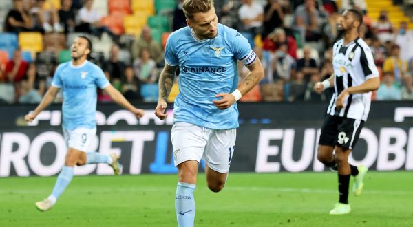 epa10644774 Lazioâ€™s Ciro Immobile celebrates after scoring a penalty goal during the Italian Serie A soccer match Udinese Calcio and SS Lazio at the Friuli - Dacia Arena stadium in Udine, Italy, 21 May 2023.  EPA/GABRIELE MENIS