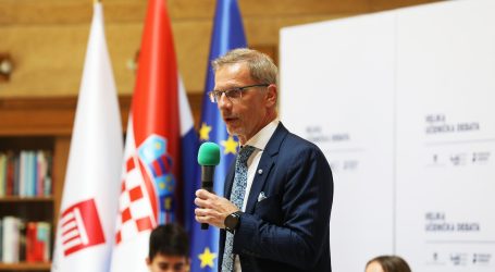 Guverner Vujčić: “Drago mi je da su učenici zaključili kako se prvenstveno sami moraju brinuti o zaštiti svojih interesa i financijskoj budućnosti”