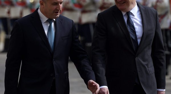 epa10652151 Bulgarian President Rumen Radev (L) and Croatia’s President Zoran Milanovic (R) review the honor guard during an official welcome ceremony in Sofia, Bulgaria, 25 May 2023. Milanovic is on an official visit to Bulgaria.  EPA/VASSIL DONEV