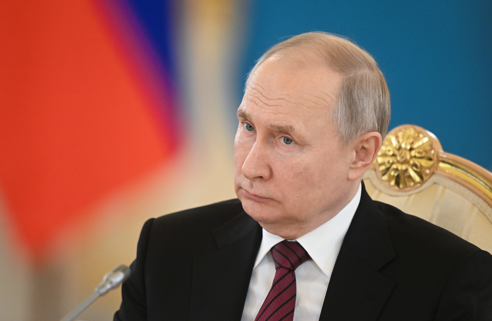 epa10653118 Russian President Vladimir Putin chairs an expanded format meeting of the Supreme Eurasian Economic Council at the Kremlin in Moscow, Russia, 25 May 2023.  EPA/ILYA PITALEV / SPUTNIK / KREMLIN POOL MANDATORY CREDIT