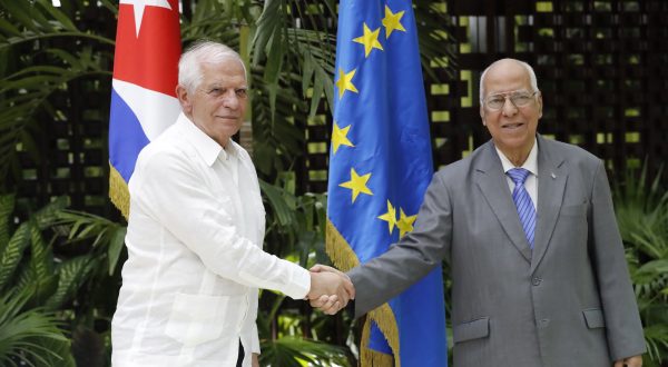 epa10655792 Ricardo Cabrisas (R), Cuban Deputy Prime Minister and Minister of Foreign Trade, receives the High Representative of the European Union (EU) for Foreign Affairs, Josep Borrell (L), upon his arrival at the 3rd Joint Council between the EU and Cuba, in Havana, Cuba, 26 May 2023. Borrell is visiting the island for a bilateral meeting framed in the Political Dialogue and Cooperation Agreement (ADPC) between the EU and Cuba, in force since 2017.  EPA/Ernesto Mastrascusa