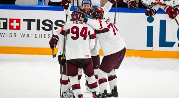 epa10660212 Team Latvia reacts during the bronze medal game between Latvia and the USA at the IIHF Ice Hockey World Championship 2023 in Tampere, Finland, 28 May 2023.  EPA/KIMMO BRANDT