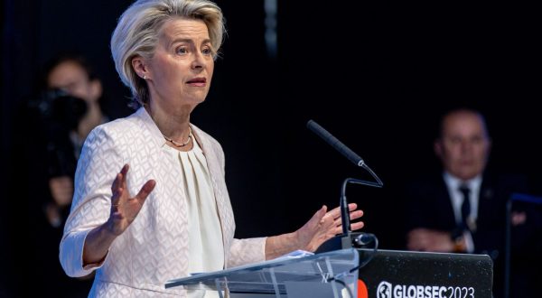 epa10664451 President of the European Commission Ursula Von Der Leyen attends a session titled 'A More United Europe after Ukraine' at GLOBSEC Security Forum in Bratislava, Slovakia, 31 May 2023.  EPA/MARTIN DIVISEK