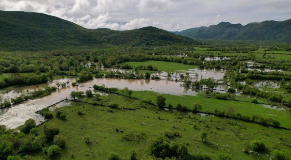 15.05.2023., Gracac - U Gracacu se tek jutro nakon poplave vidi razmjer stete nakon sto se izlila rijeka Otuca. Photo: Slaven Branislav Babic/PIXSELL