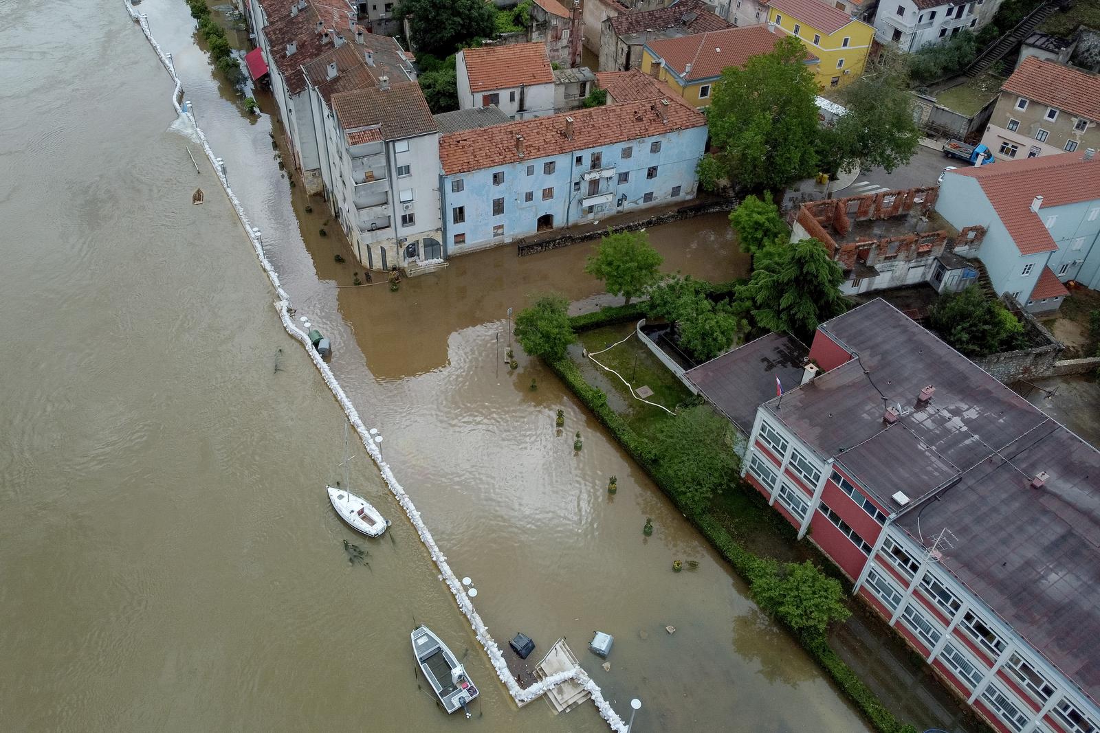 16.05.2023.,Pogled iz zraka na Obrovac drugi dan nakon poplava  Photo: Sime Zelic/PIXSELL