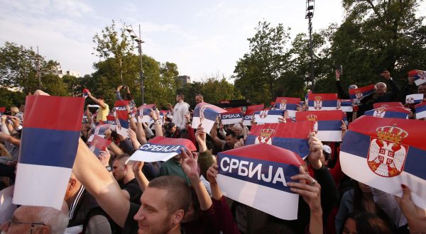 19, May, 2023, Belgrade - In front of the House of the National Assembly, the third protest called "Serbia against violence" started, organized by a part of the pro-European opposition parties. Photo: Amir Hamzagic/ATAImages

19, maj, 2023, Beograd  - Ispred Doma narodne skupstine poceo je treci protest pod nazivom "Srbija protiv nasilja" u organizaciji dela proevropskih opozicionih stranaka. Photo: Amir Hamzagic/ATAImages Photo: Amir Hamzagic/ATAImages/PIXSELL