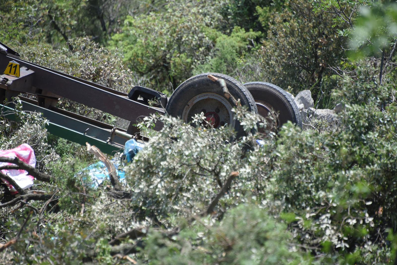 26.05.2023., Labin - Puka sreca spasila je 20ak labinskih maturanata, koji su se traktorom prevrnuli u provaliju. Photo: Sasa Miljevic/PIXSELL