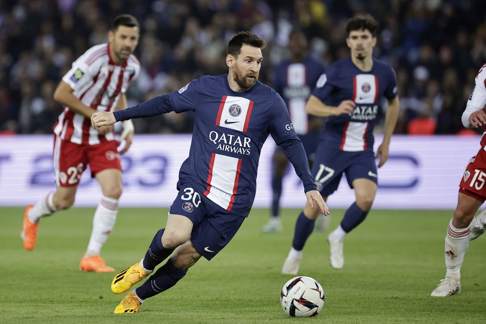 epa10626134 Paris Saint Germain's Lionel Messi in action during the French Ligue 1 soccer match between PSG and AC Ajaccio at the Parc des Princes stadium in Paris, France, 13 May 2023.  EPA/CHRISTOPHE PETIT TESSON