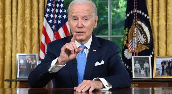 epa10669759 US President Joe Biden addresses the nation on averting default and the Bipartisan Budget Agreement, in the Oval Office of the White House in Washington, DC, USA, 02 June 2023. The Fiscal Responsibility Act of 2023 (FRA) (H.R. 3746), will suspend the US debt ceiling through 01 January 2025, and will avert a first-ever default by the US government.  EPA/JIM WATSON / POOL