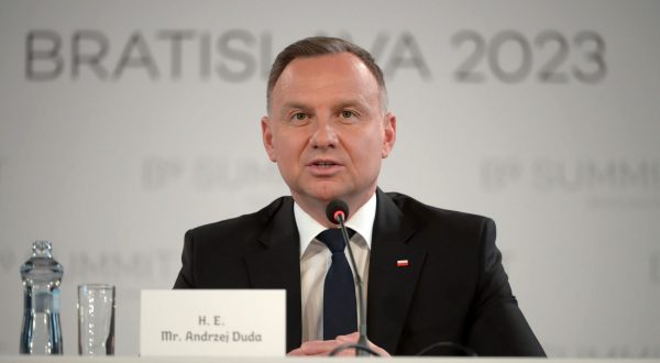 epa10676055 Polish President Andrzej Duda delivers his opening speech during  the summit of the Bucharest Nine, at the Bratislava Castle in Bratislava, Slovakia, 06 June 2023. The leaders of the Bucharest Nine have been meeting regularly since 2015 to align their positions ahead of NATO summits.  EPA/Marcin Obara POLAND OUT