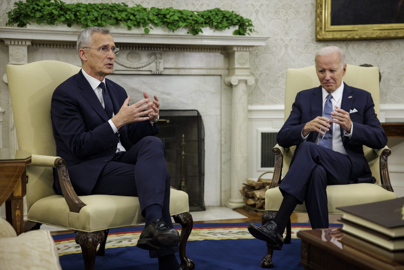 epa10689113 US President Joe Biden (R) meets with NATO Secretary General Jens Stoltenberg in the Oval Office at the White House in Washington, DC, USA, 13 June 2023.  EPA/SAMUEL CORUM / POOL