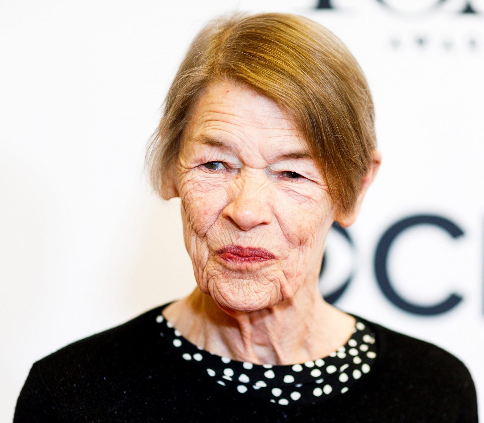 epa10692195 (FILE) - British actress Glenda Jackson poses for photographers at a press reception for the 2018 Tony Awards nominees in New York, New York, USA, 02 May 2018 (reissued 15 June 2023). Two-time Oscar-winning British actress and former Labour Party MP Glenda Jackson has died at the age of 87 'after a brief illness', her agent said in a statement on 15 June 2023.  EPA/JUSTIN LANE *** Local Caption *** 54304152
