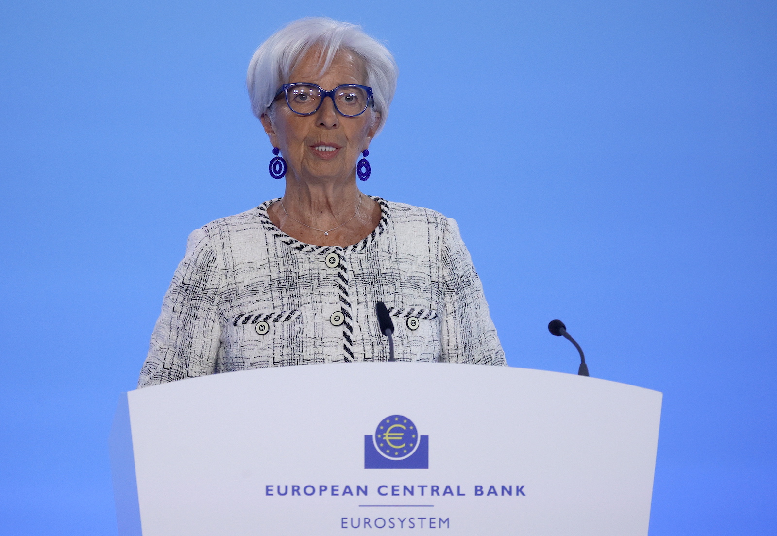 epa10692434 European Central Bank (ECB) President Christine Lagarde addresses a press conference following the meeting of the ECB Governing Council in Frankfurt am Main, Germany, 15 June 2023.  EPA/RONALD WITTEK