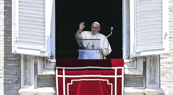 epa10710466 Pope Francis leads his Sunday Angelus prayer from the window of his office overlooking Saint Peter's Square, Vatican City, 25 June 2023.  EPA/Riccardo Antimiani