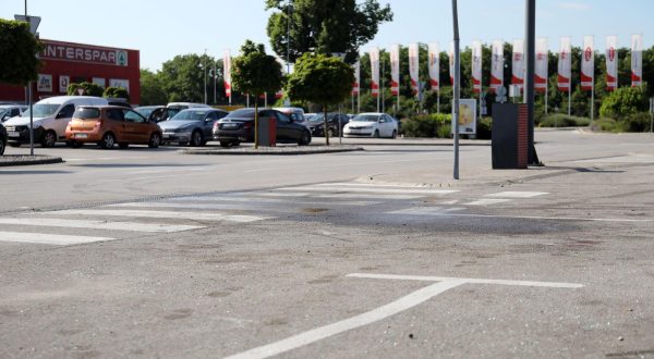 17.06.2023., Zagreb, Parking Supernove gdje je sinoc bila stravicna nesreca u kojoj je ozlijedjeno vise osoba. Photo: Emica Elvedji/PIXSELL
