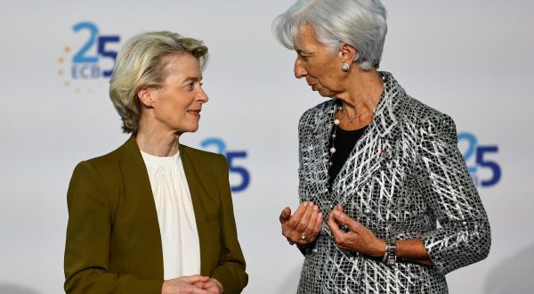European Central Bank president Christine Lagarde welcomes President of the European Commission Ursula von der Leyen during a ceremony to celebrate the 25th anniversary of the ECB, in Frankfurt, Germany, May 24, 2023. REUTERS/Kai Pfaffenbach Photo: Kai Pfaffenbach/REUTERS