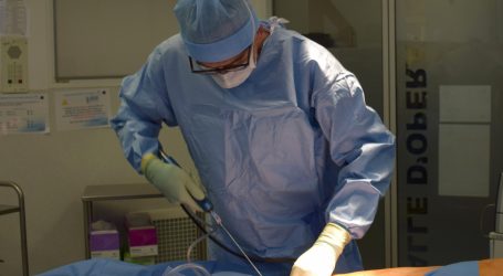 Ortopedi sa Sv. Duha treći u svijetu obavili jedinstvenu rekonstrukciju ligamenata oba koljena