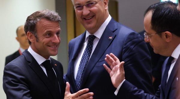 epa10717276 (L-R) French President Emmanuel Macron, Croatian Prime Minister Andrej Plenkovic and President of the Republic of Cyprus Nicos Christodoulides during a European Council in Brussels, Belgium, 29 June 2023. EU leaders are gathering in Brussels for a two-day summit to discuss the latest developments in relation to Russia's invasion of Ukraine and continued EU support for Ukraine as well as the block's economy, security, migration and external relations, among other topics.  EPA/OLIVIER HOSLET