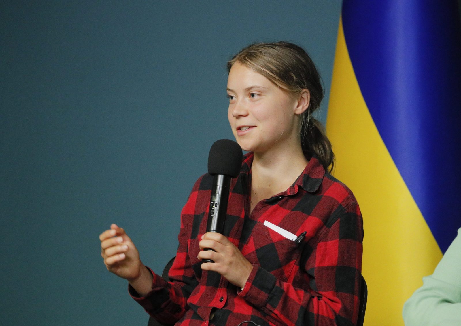 epa10717890 Swedish environmental activist Greta Thunberg addresses a press briefing on the results of the first meeting of the newly created international working group on environmental crimes of Russia, in Kyiv (Kiev), Ukraine, 29 June 2023. The international working group focuses on several areas, including the assessment of the damage caused by Russia to the environment, responsibility for ecocide and other crimes against the environment, and environmental recovery, according to a statement by the Presidency of Ukraine. Russian troops entered Ukrainian territory in February 2022, starting a conflict that has provoked destruction and a humanitarian crisis.  izvještava, BBC.