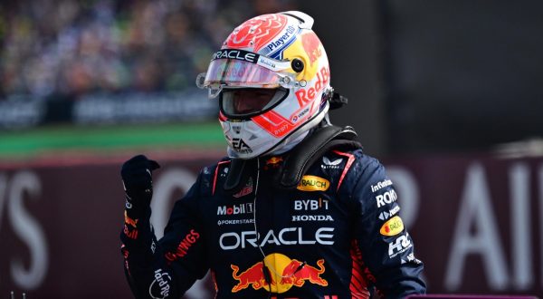 epa10734632 Dutch Formula One driver Max Verstappen of Red Bull Racing reacts after taking the pole position in the qualifying session for the British Grand Prix, at the Silverstone Circuit race track in Silverstone, Britain, 08 July 2023. The Formula 1 British Grand Prix 2023 is held on 09 July.  EPA/CHRISTIAN BRUNA