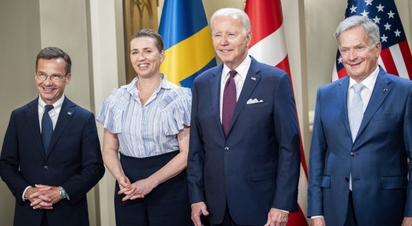 epa10743620 (L-R) Sweden's Prime Minister Ulf Kristersson, Denmark's Prime Minister Mette Frederiksen, US President Joe Biden and Finland's President Sauli Niinisto posing for a family photo during the US-Nordic Leaders' Summit Meeting at the Presidential Palace in Helsinki, Finland, 13 July 2023. The summit will see leaders of the USA, Finland, Sweden, Norway, Denmark and Iceland holding discussions on closer cooperation between the Nordic countries and the United States on security, environment and technology issues.  EPA/IDA MARIE ODGAARD  DENMARK OUT