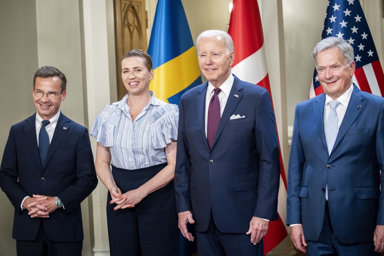 epa10743620 (L-R) Sweden's Prime Minister Ulf Kristersson, Denmark's Prime Minister Mette Frederiksen, US President Joe Biden and Finland's President Sauli Niinisto posing for a family photo during the US-Nordic Leaders' Summit Meeting at the Presidential Palace in Helsinki, Finland, 13 July 2023. The summit will see leaders of the USA, Finland, Sweden, Norway, Denmark and Iceland holding discussions on closer cooperation between the Nordic countries and the United States on security, environment and technology issues.  EPA/IDA MARIE ODGAARD  DENMARK OUT