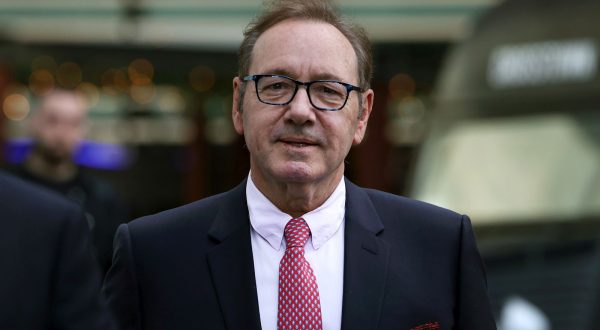 epa10769007 US actor Kevin Spacey arrives at Southwark Crown Court in London, Britain, 26 July 2023. Double Academy Award-winning actor Kevin Spacey is on trial in London accused of sexual offences against four men in Britain.  EPA/ANDY RAIN