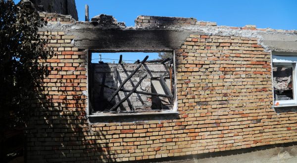 03.07.2023., Sisak - Kuce i automobili koje je zapalio muskarac u Capraskim poljanama u Sisku Photo: Zeljko Hladika/PIXSELL