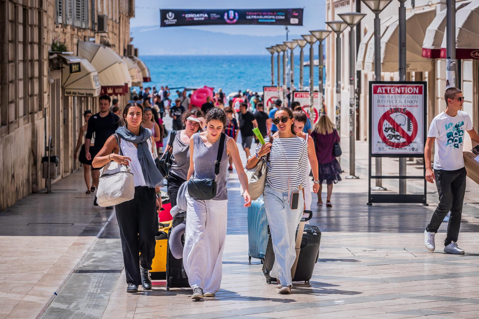 07.07.2023., Split - Turisti u centru grada povodom pocetka Ultra Europe 2023 Festivala. Photo: Zvonimir Barisin/PIXSELL