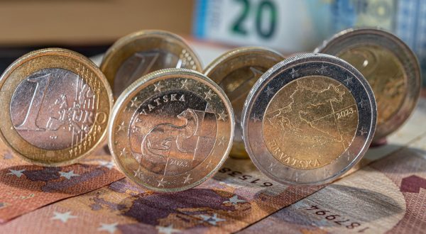 08.02.2023. Osijek - Od 01.sjecnja 2023 godine euro je nova sluzbena valuta u Republici Hrvatskoj. Photo: Davor Javorovic/PIXSELL
