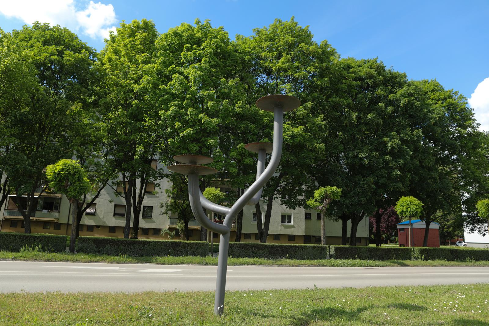10.05.2023., Vinkovci - Grad Vinkovci, jedan od prvih gradova u Republici Hrvatskoj, koji je donio nesvakidasnju odluku i uveo metalna stabla  Photo: Dubravka Petric/PIXSELL