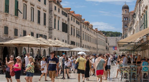 11.06.2023., Stara gradska jezgra, Dubrovnik - Gradski kadrovi. Ljeto u gradu.
Photo: Grgo Jelavic/PIXSELL Photo: Grgo Jelavic/PIXSELL