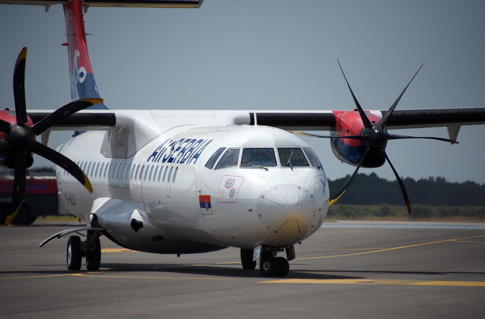 11.07.2021., Pula - Zracna luka Pula biljezi porast putnika u odnosu na 2020. godinu. Tako je po prvi puta ove godine, sa 54 putnika, sletjela i avio kompanija Air Serbia. Na liniji Beograd - Pula prometovati ce zrakoplov ATR 72, kapaciteta 66 sjedista, i to dva puta tjedno, cetvrtkom i nedjeljom. Linija ce biti aktivna od 11. srpnja do 12. rujna 2021. godine. Photo: Sasa Miljevic/PIXSELL