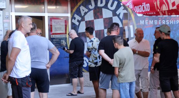11.07.2023.,Split-Na Poljudu pocela prodaja prodaja pretplata za novu nogometnu sezonu HNK Hajduk. Photo: Ivo Cagalj/PIXSELL
