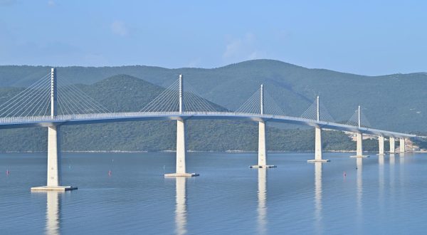 26.07.2023., Pogled na Peljeski most koji je otvoren 26. srpnja 2022. godine. Most je  dugacak 2404 metara i naveca visina iznad mora iznosi 55 metara. Glavna je prometna poveznica kontinentalne Hrvatske s poluotokom Peljescem. Photo: Matko Begovic/PIXSELL