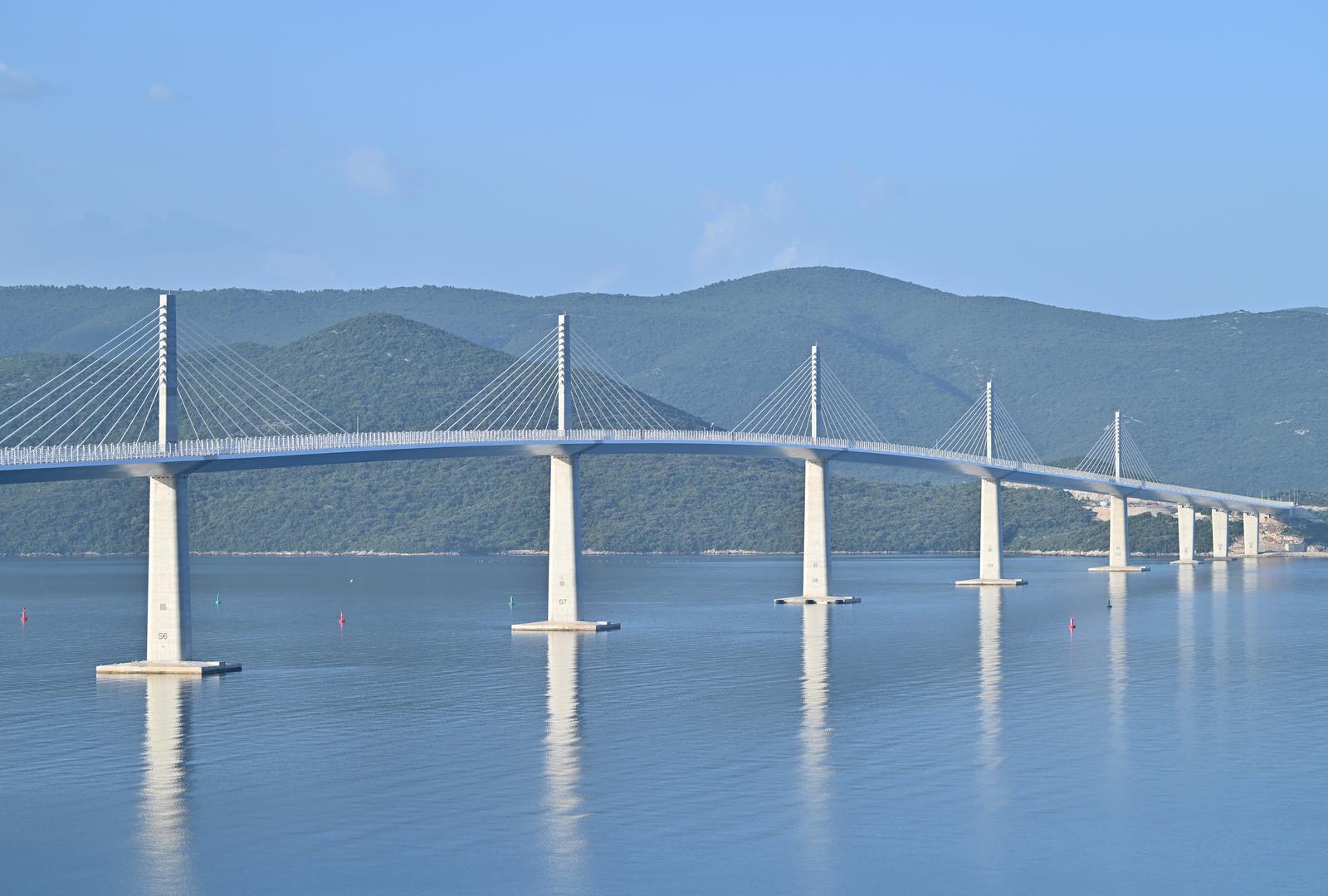 26.07.2023., Pogled na Peljeski most koji je otvoren 26. srpnja 2022. godine. Most je  dugacak 2404 metara i naveca visina iznad mora iznosi 55 metara. Glavna je prometna poveznica kontinentalne Hrvatske s poluotokom Peljescem. Photo: Matko Begovic/PIXSELL