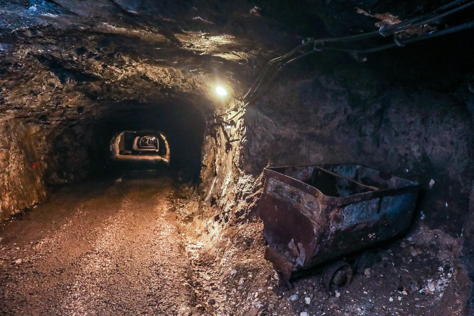 26.07.2023.., Rasa -
Nova turisticka tura u Istri setnja je rudnikom iz kojeg se do 1985 vadio ugljen. Na ulazu u rudnik velik je natpis "Sretno!". Rudnik Photo: Srecko Niketic/PIXSELL