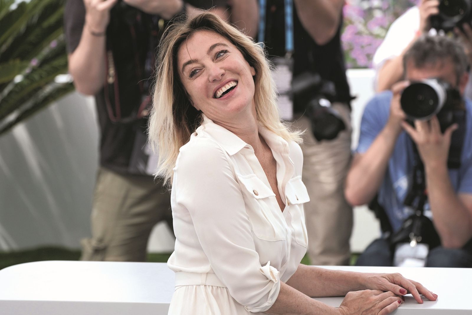 Valeria Bruni Tedeschi CELEBRITES : 75 me Festival de Cannes - Photocall du film  Les Amandiers  - 23/05/2022 NorbertScanella/Panoramic PUBLICATIONxNOTxINxFRAxITAxBEL