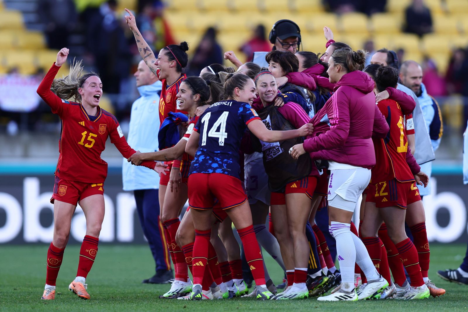 epa10794353 Spain celebrates thier win over the Netherlands during the FIFA Women's World Cup 2023 Quarter Final soccer match between Spain and the Netherlands in Wellington, New Zealand, 11 August 2023.  EPA/AARON GILLIONS  EDITORIAL USE ONLY AUSTRALIA AND NEW ZEALAND OUT