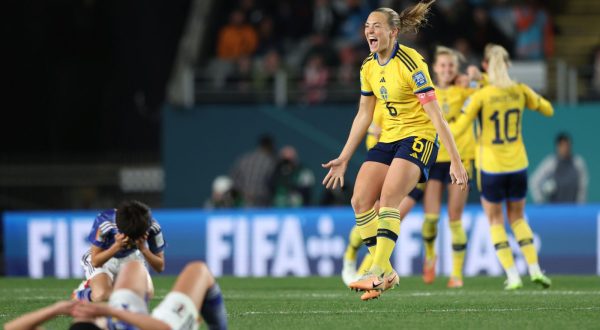 epa10794694 Magdalena Eriksson of Sweden celebrates following their win the FIFA Women's World Cup 2023 Quarter Final soccer match between Japan and Sweden in Auckland, New Zealand, 11 August 2023.  EPA/BRETT PHIBBS AUSTRALIA AND NEW ZEALAND OUT